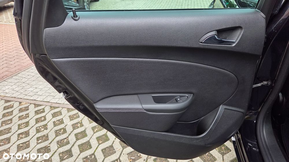 Opel Astra 1.4 Turbo Innovation - 23