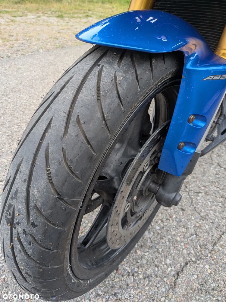 Yamaha FZ8 - 7