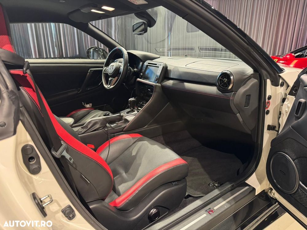 Nissan GT-R - 22