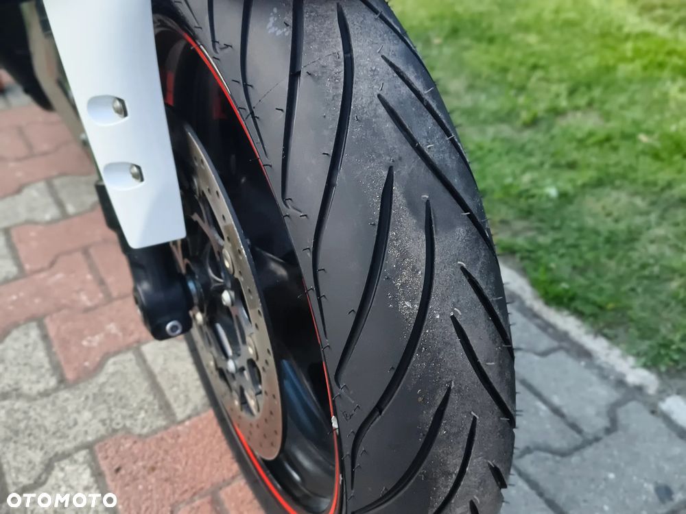 Yamaha FZ - 16