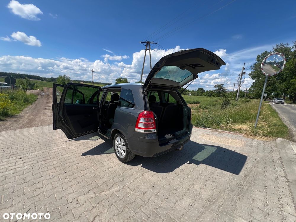 Opel Zafira - 27