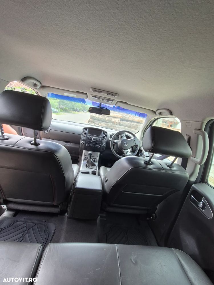 Nissan Navara 2.5 dCi DPF 4X4 Double Cab LE - 7