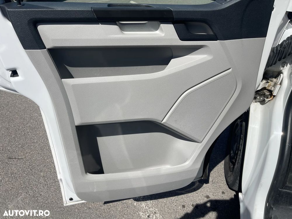 Volkswagen Transporter - 11