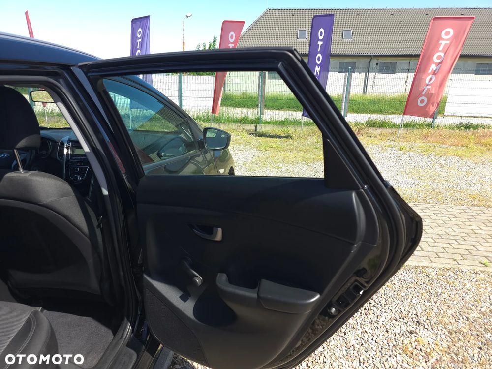 Hyundai i30 blue 1.4 Classic - 11
