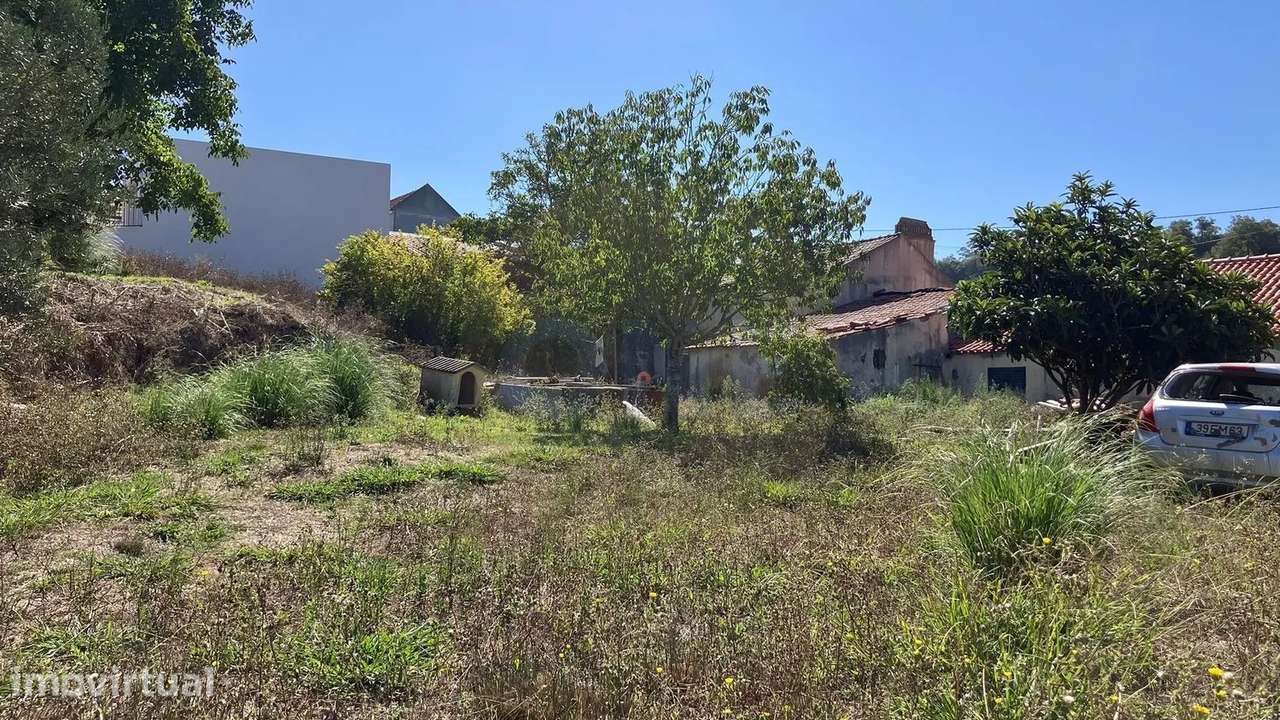 Moradia com 253 m² e Terreno de 1.129 m² em Arranhó - Grande imagem: 5/38