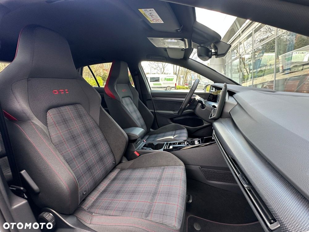Volkswagen Golf - 12