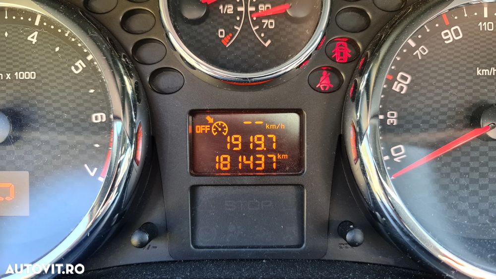 Peugeot 207 1.6 VTi BVA Active - 9