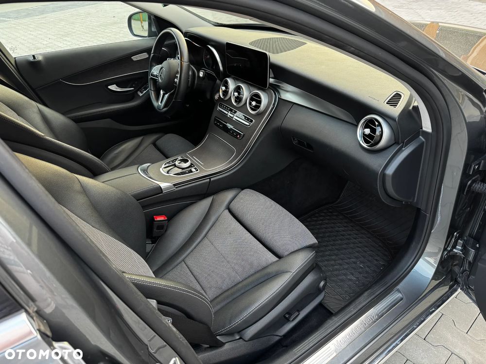Mercedes-Benz Klasa C 220 d T 9G-TRONIC Avantgarde - 8