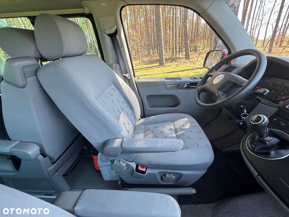 Volkswagen Multivan - 24