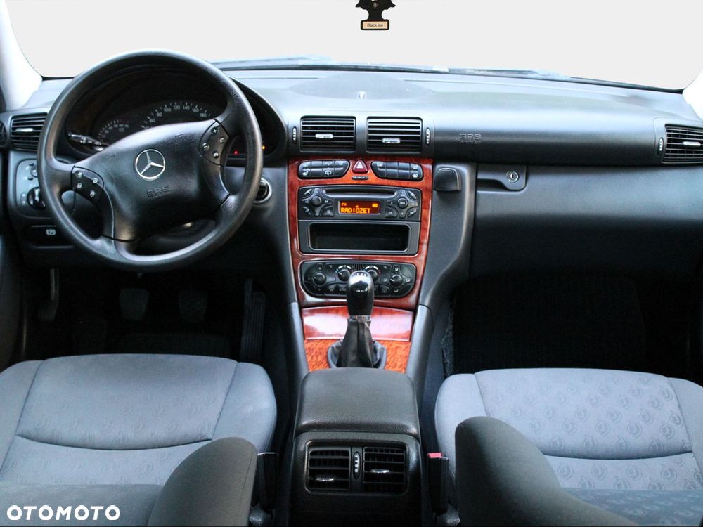 Mercedes-Benz Klasa C 200 CGI Elegance - 10