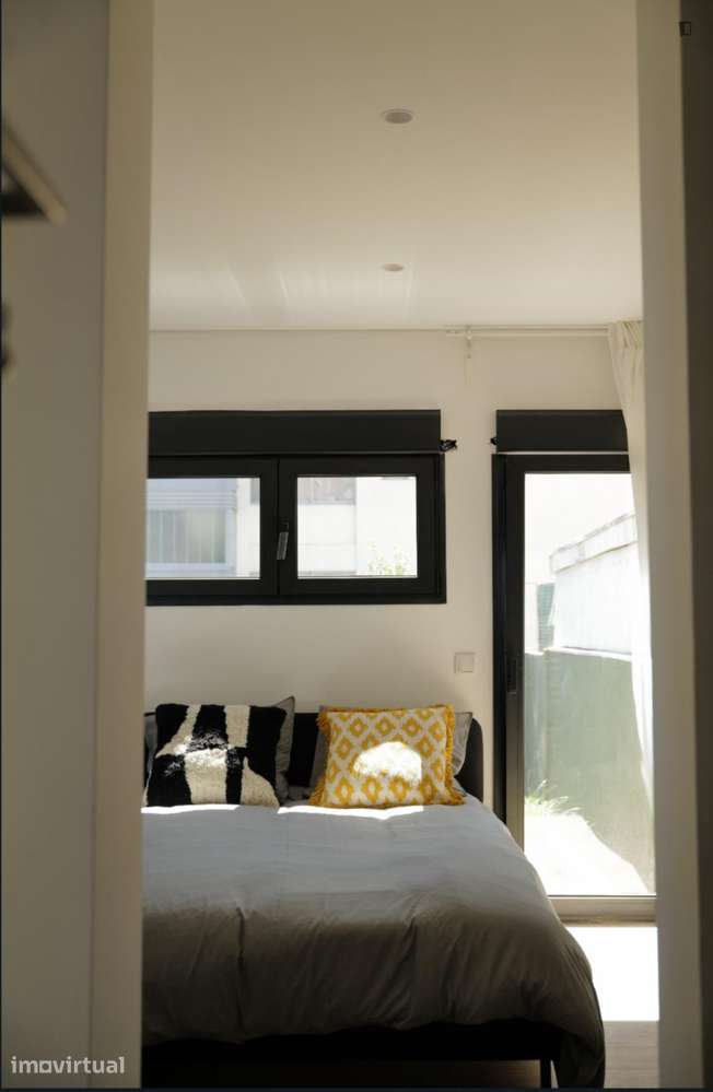 Apartamento com 1 quartos - localizado em Paranhos Porto - Grande imagem: 2/15