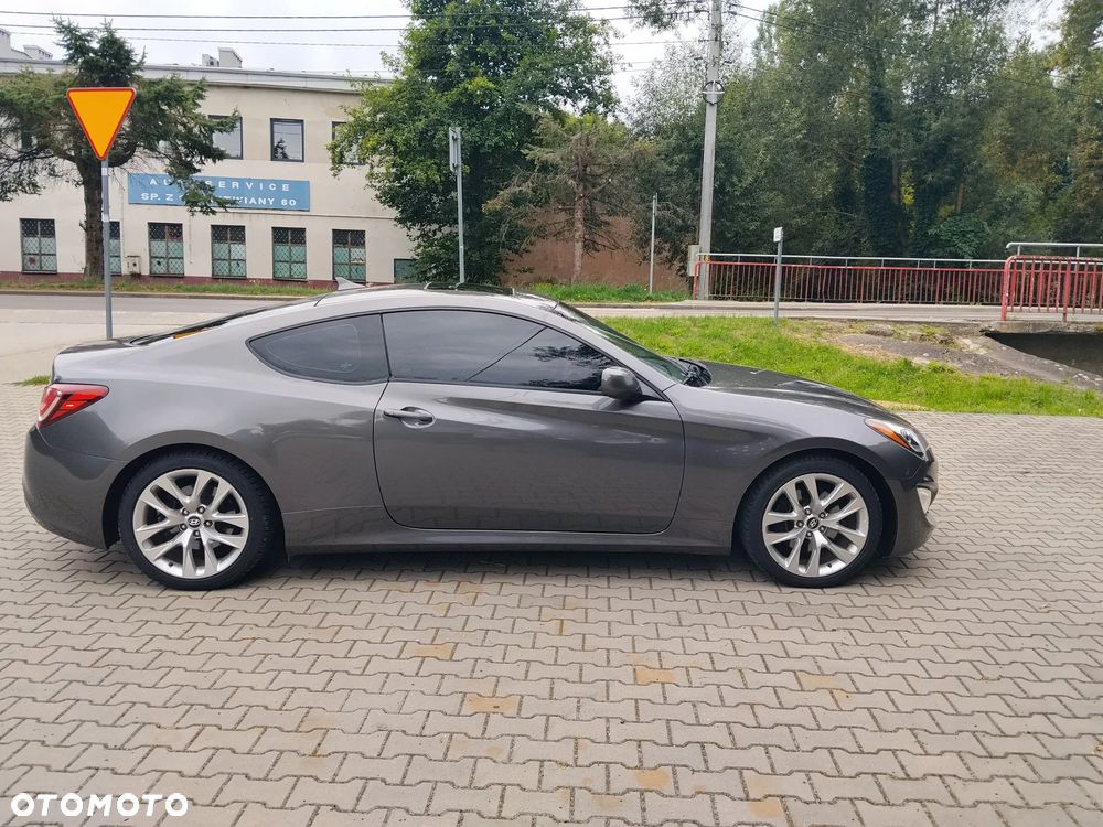 Hyundai Genesis Coupe - 6