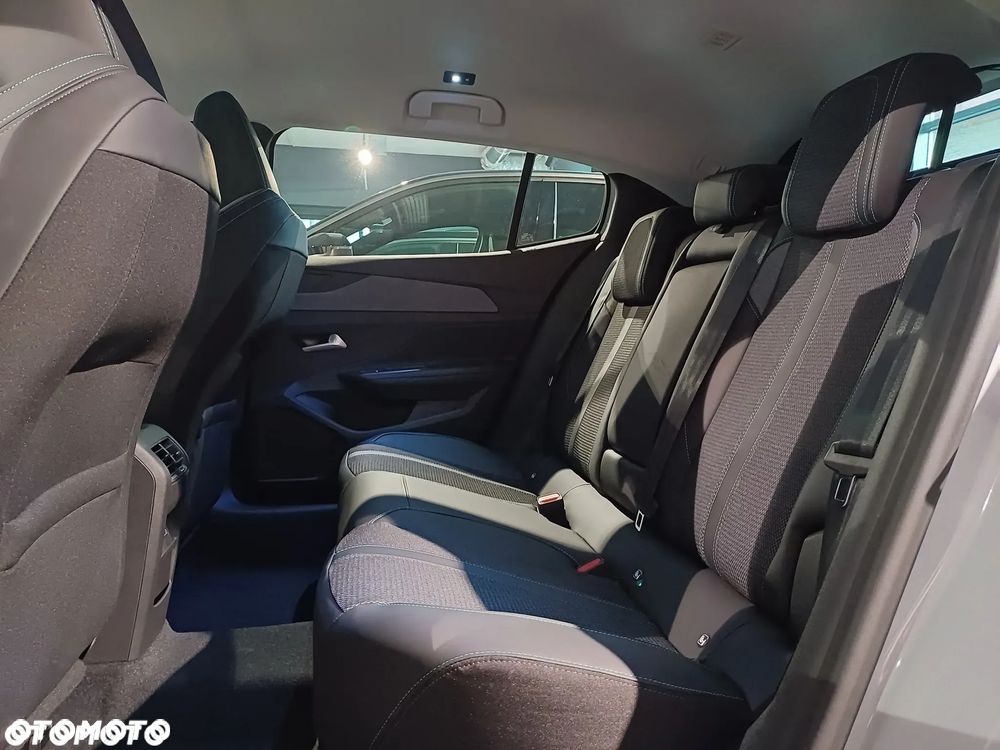 Peugeot 408 1.2 PureTech mHEV Allure S&S e-DSC6 - 17