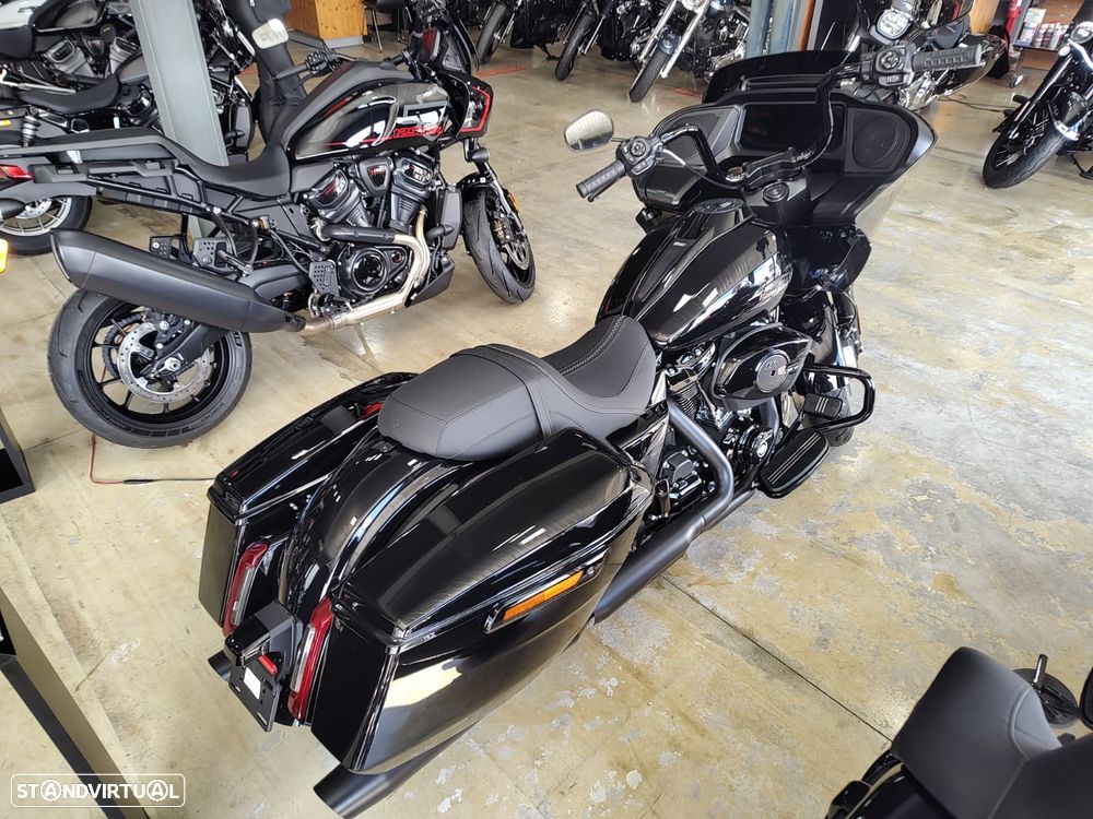 Harley-Davidson Road Glide - 18