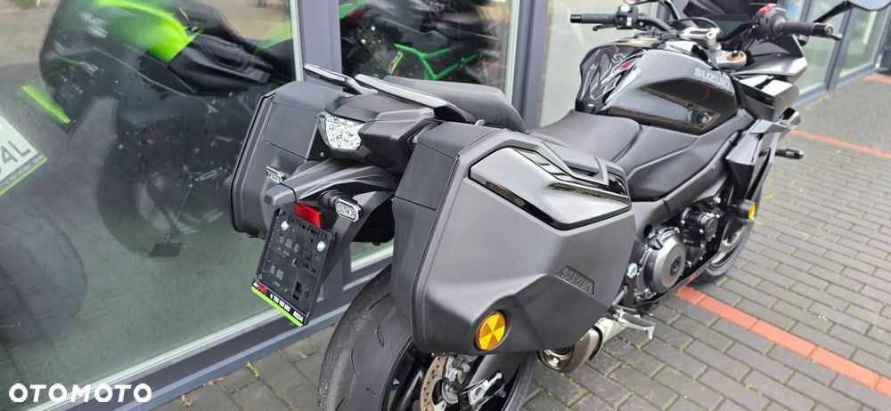 Suzuki GSX - 19