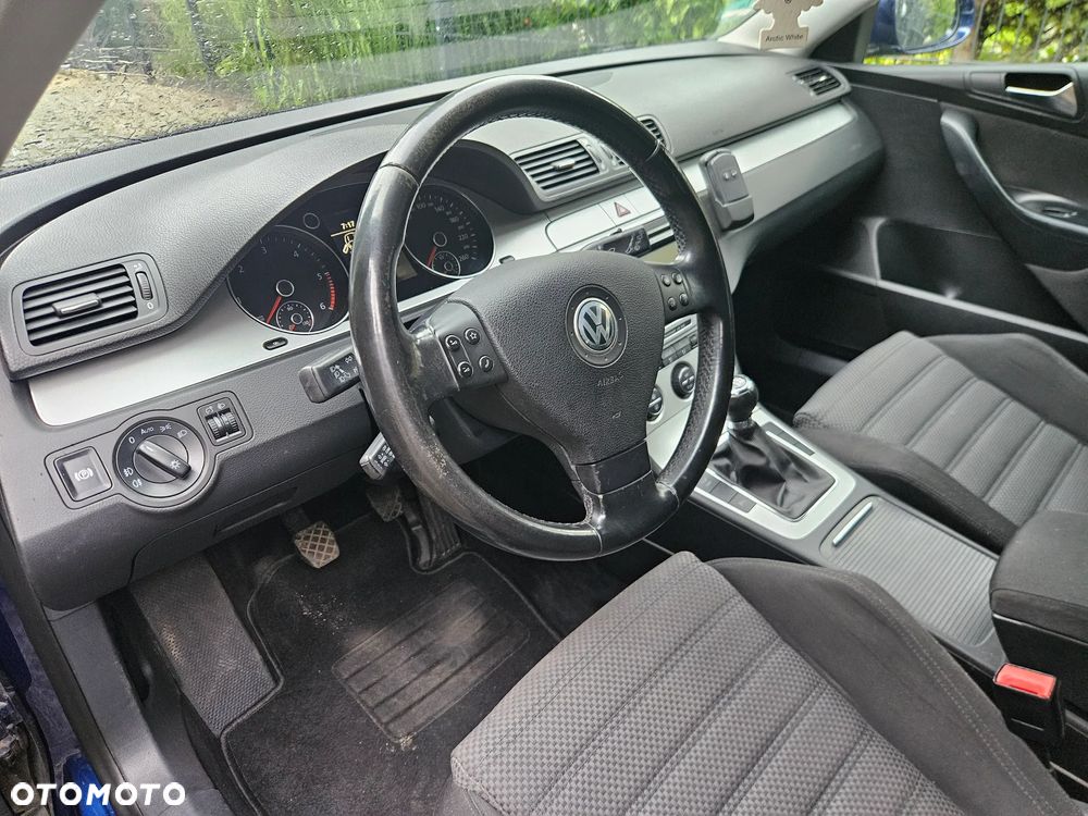 Volkswagen Passat Variant 2.0 TDI DPF Sportline - 11