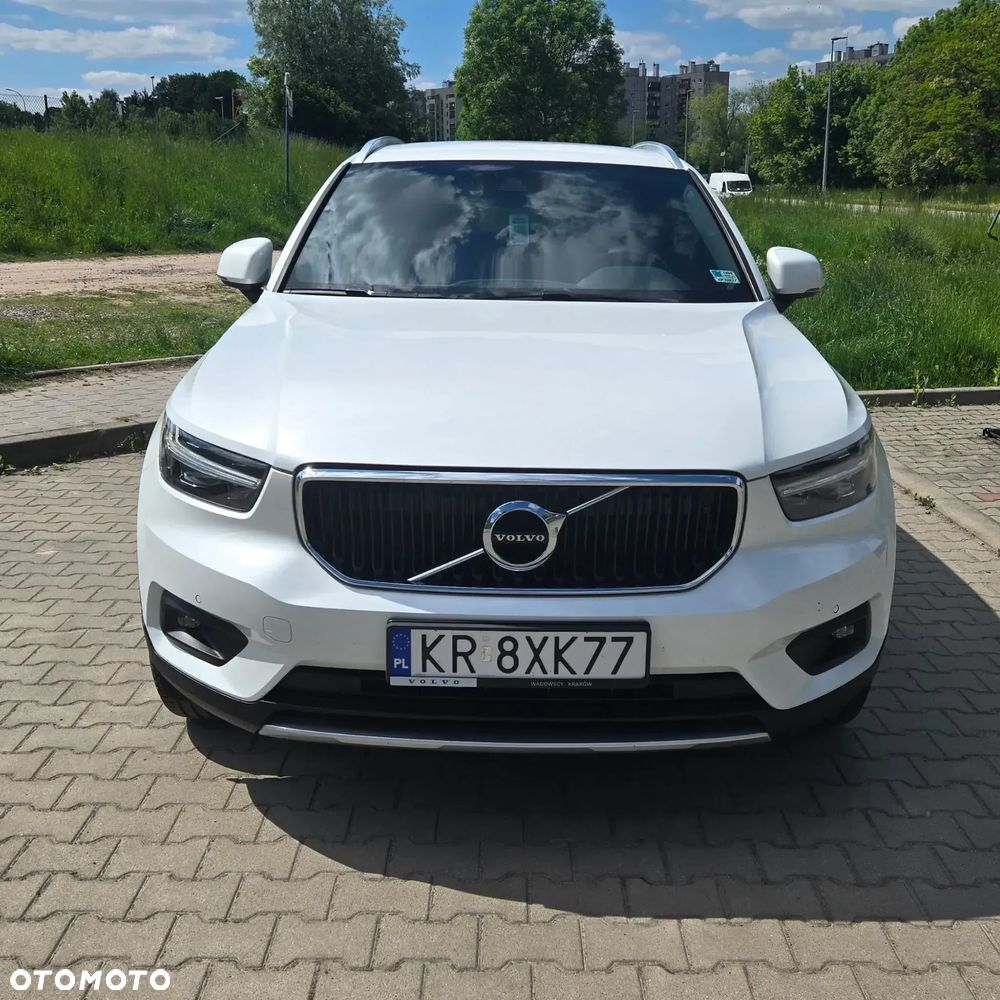 Volvo XC 40 T3 Momentum Pro - 2