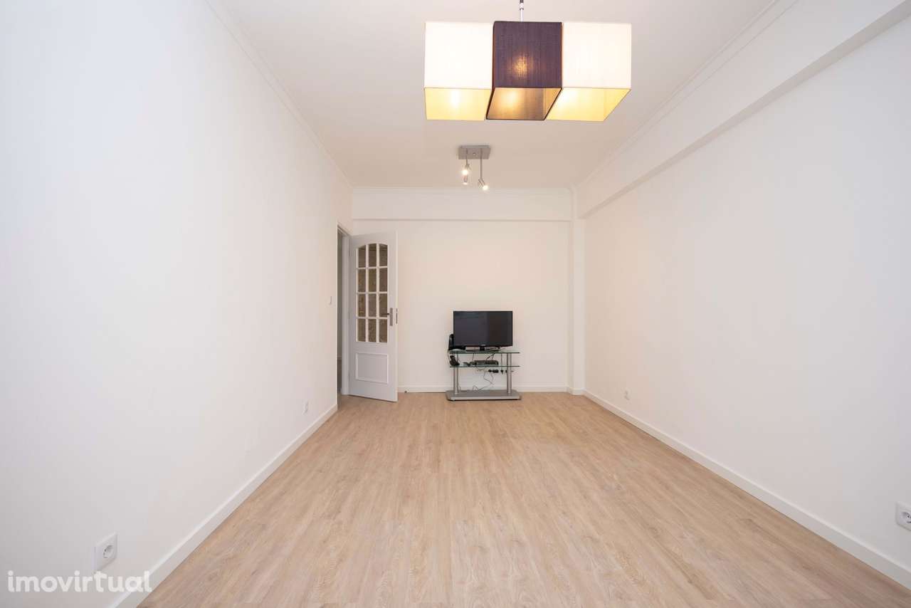 Apartamento Renovado T3 no Centro de Odivelas - Grande imagem: 5/25