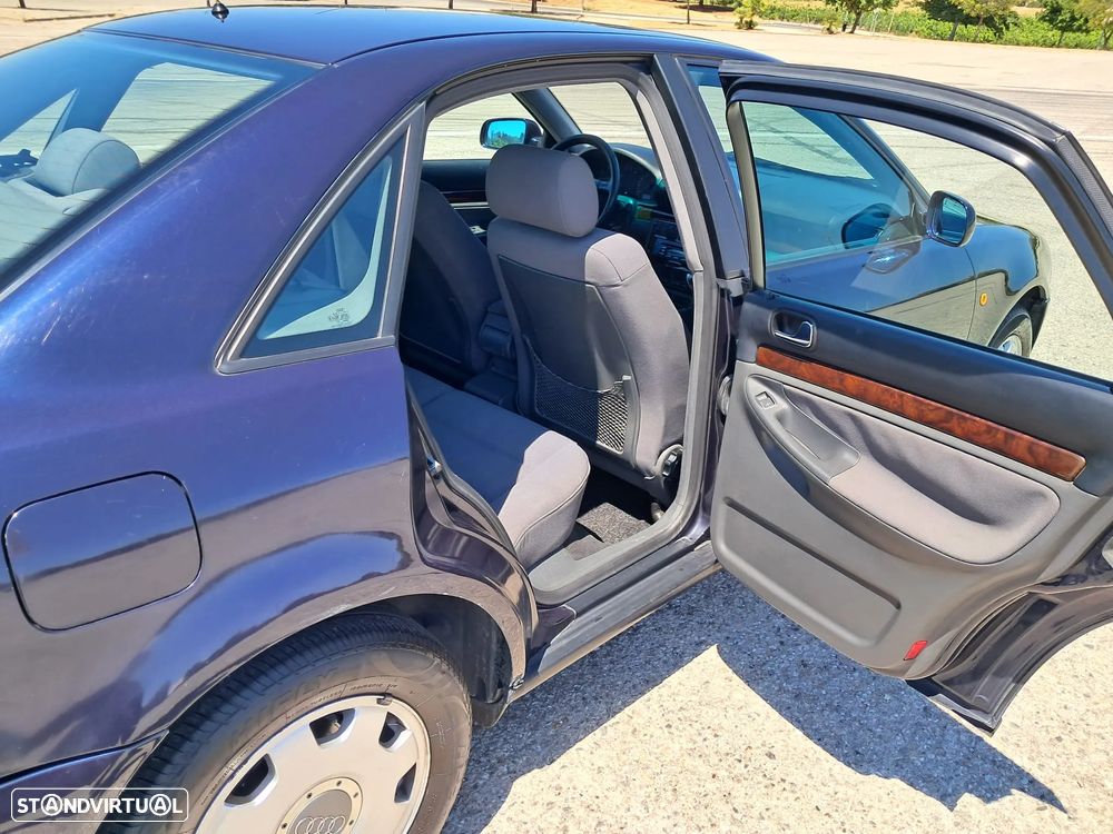 Audi A4 1.6 Plus - 16