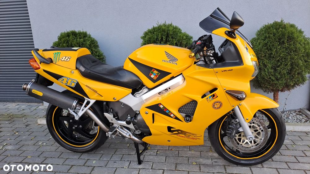 Honda VFR - 2