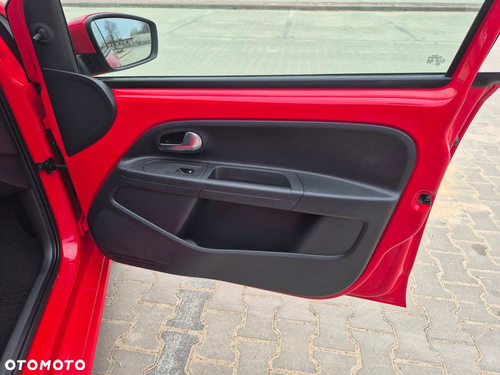 Volkswagen up! 1.0 high - 19