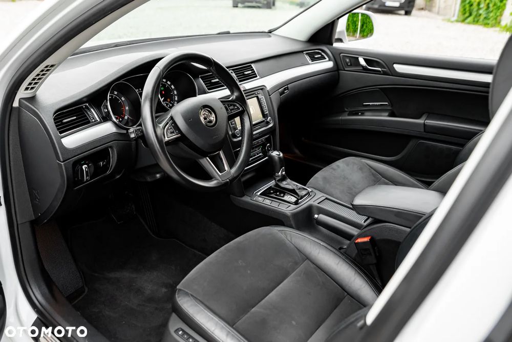 Skoda Superb 2.0 TSI DSG Elegance - 17