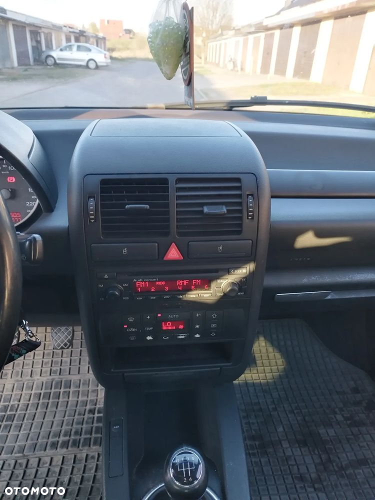 Audi A2 1.4 - 6