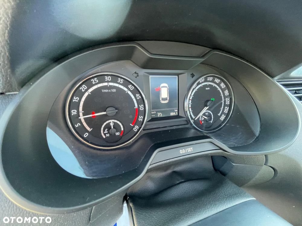 Skoda Octavia 2.0 TDI DSG RS - 24