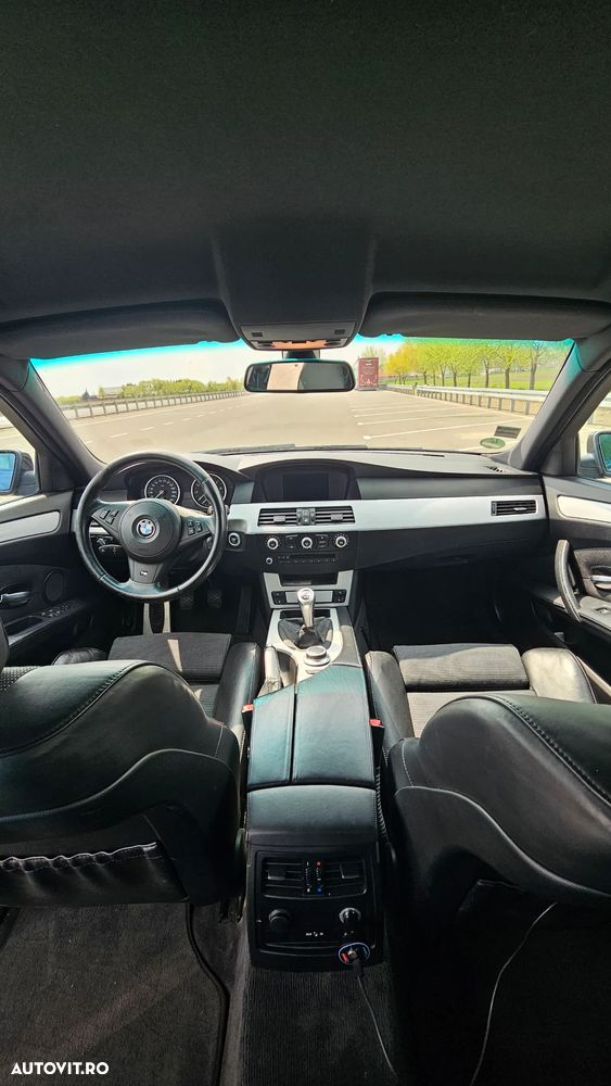 BMW Seria 5 523i - 5
