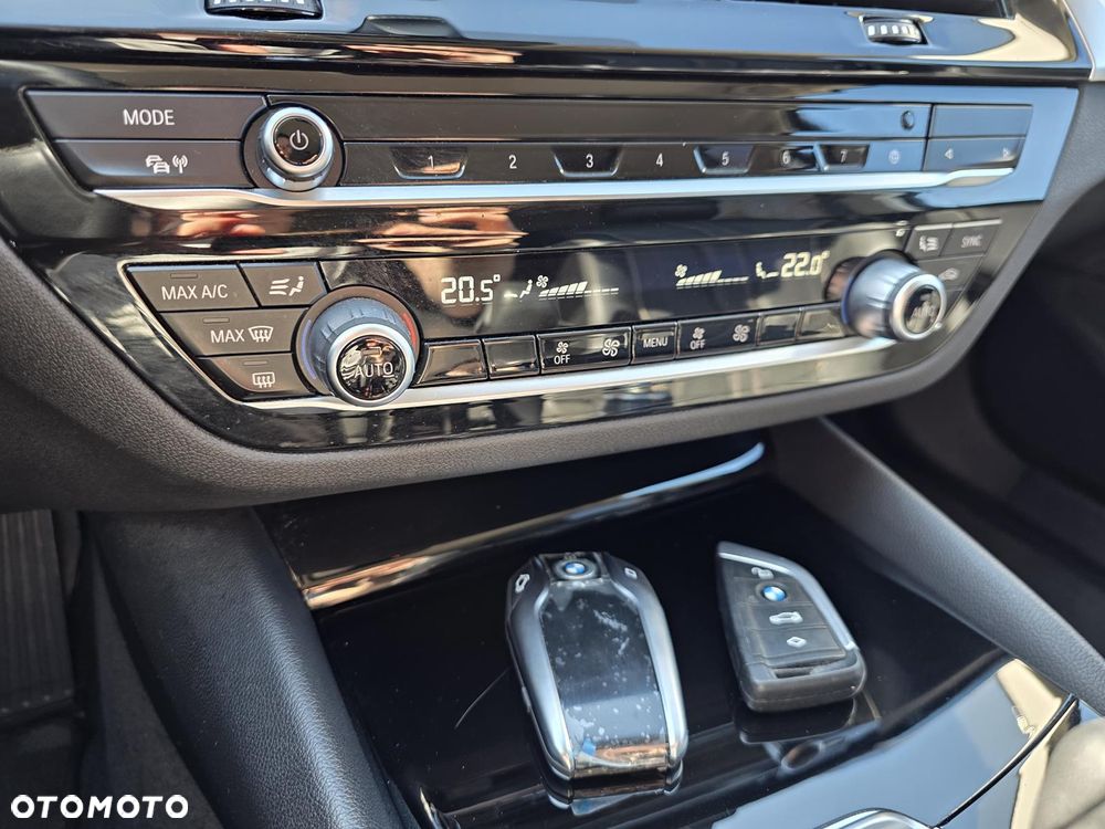 BMW Seria 5 520d xDrive - 19
