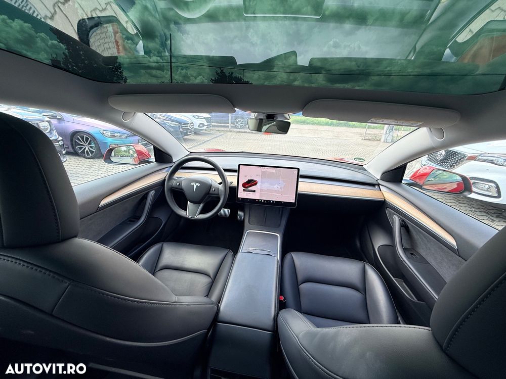 Tesla Model 3 - 8