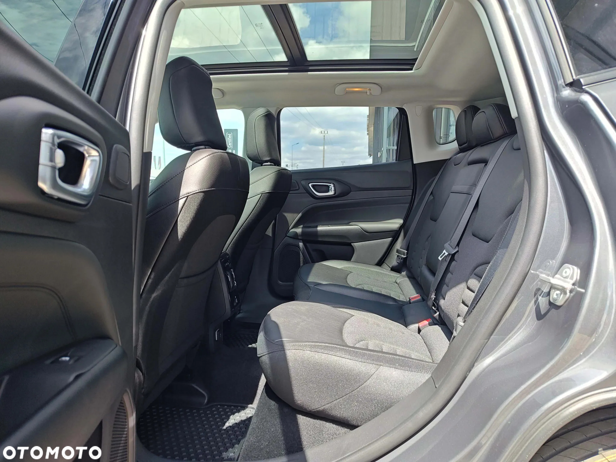 Jeep Compass - 8