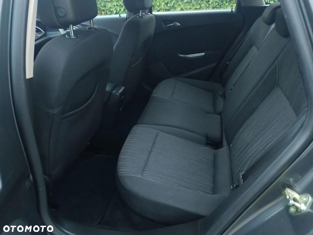 Opel Astra 1.4 Turbo Color Edition - 16