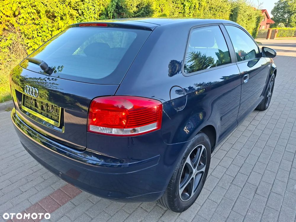 Audi A3 3-drzwiowe 1.6 Attraction - 2