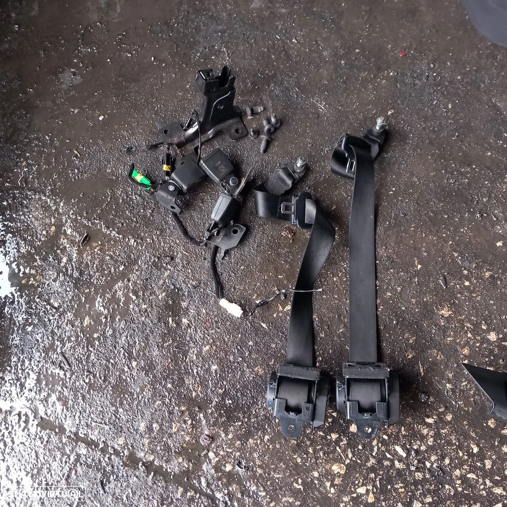 Cintos e acessórios bancos de trás Fiat Tipo ano 2018 - 2