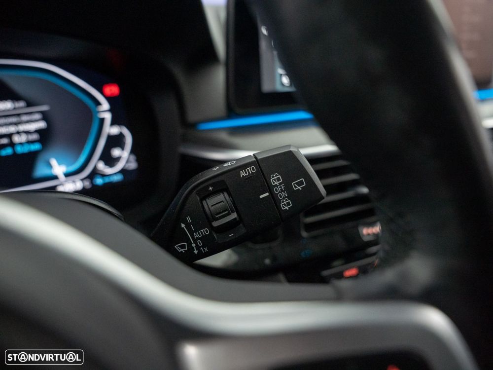 BMW 520 e Pack M - 25