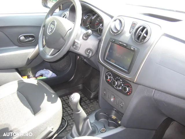 Dacia Sandero - 5