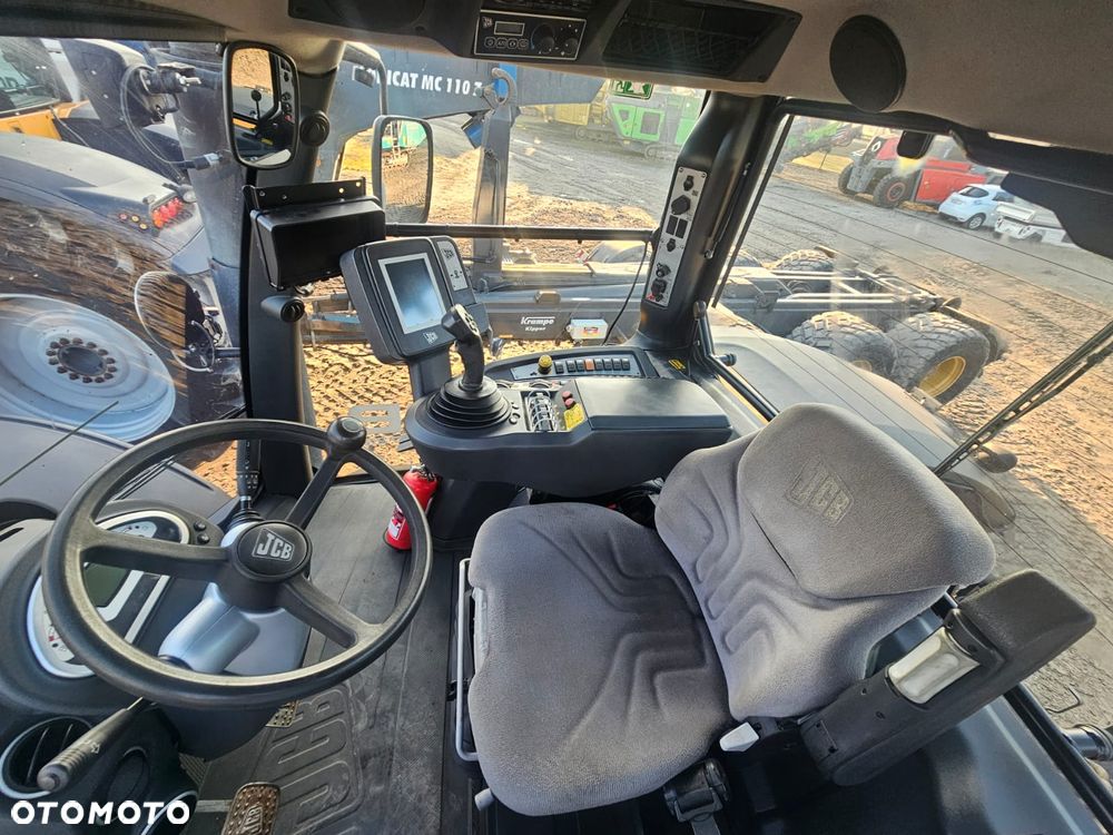 JCB Fastrac 7230 - 16