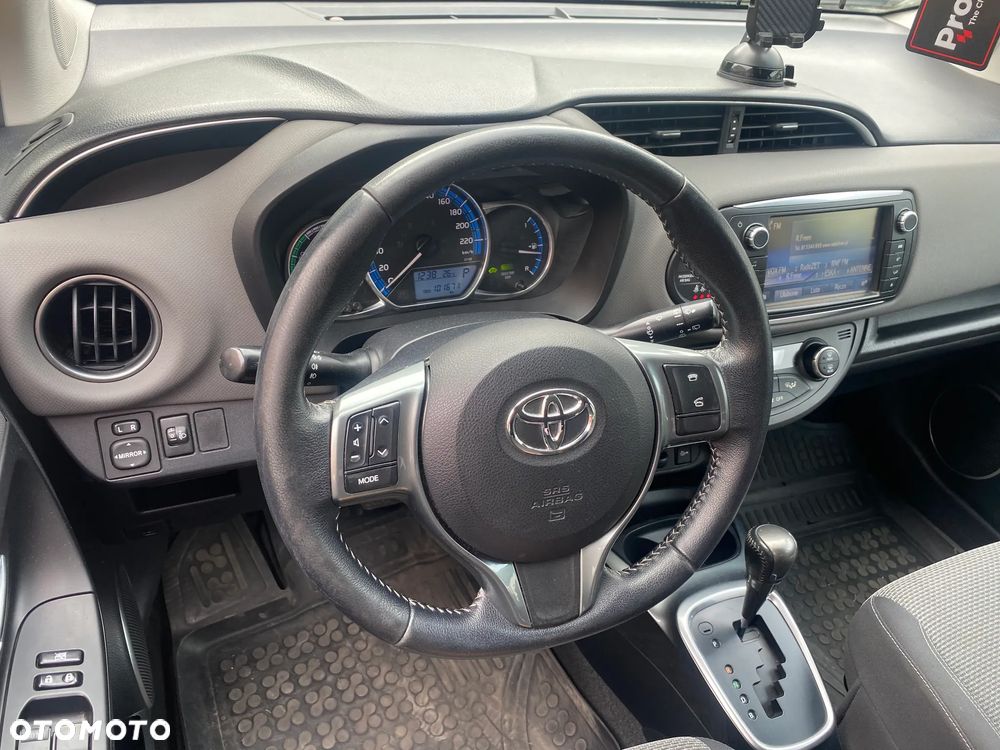 Toyota Yaris Hybrid 100 Active EU6 - 15