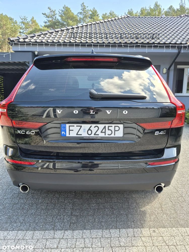 Volvo XC 60 B4 D AWD Momentum Pro - 8