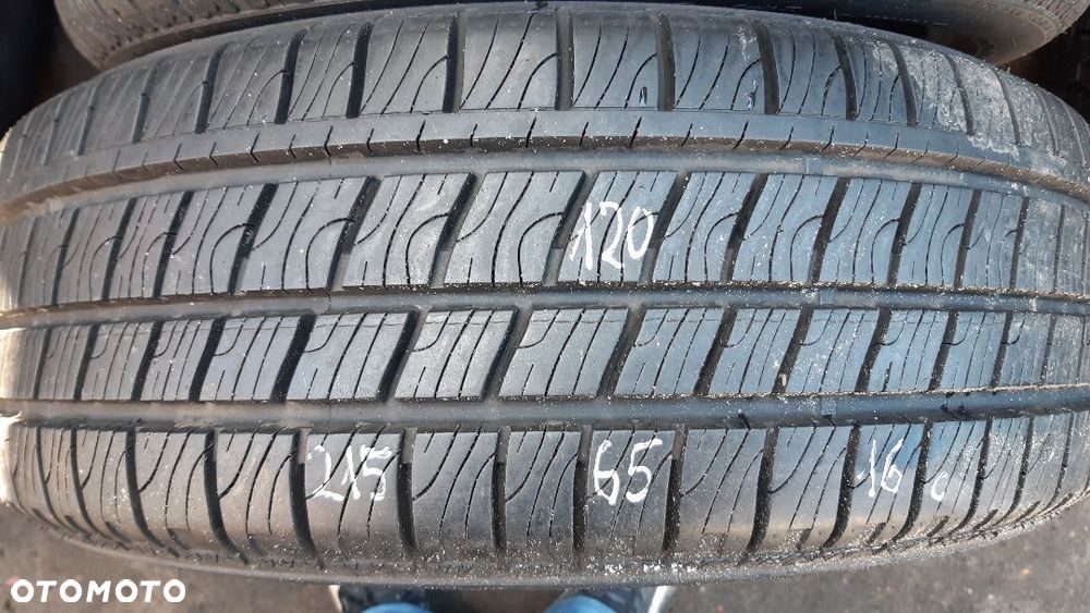 Goodyear 215/65/16c nr120