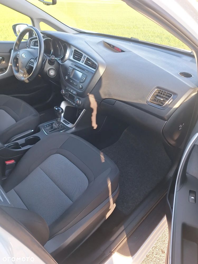 Kia Ceed 1.6 GDI DCT Platinum Edition - 11