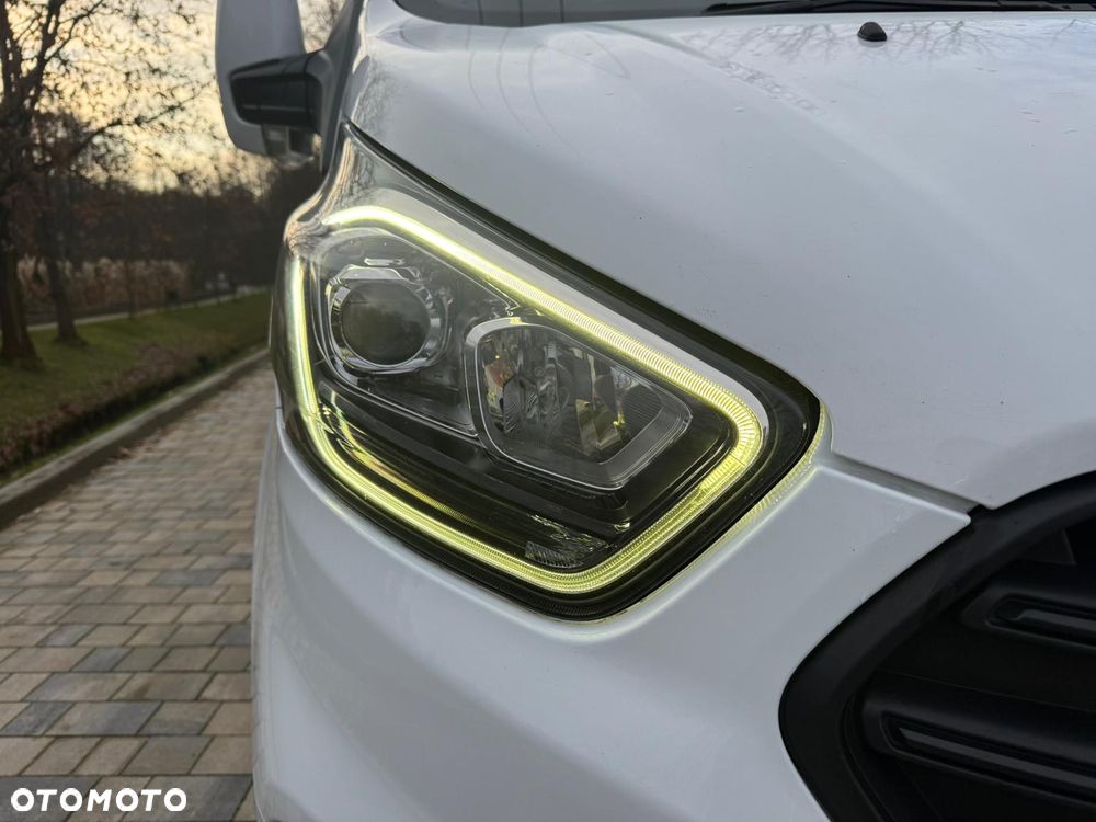 Ford Tranzit Custom - 11