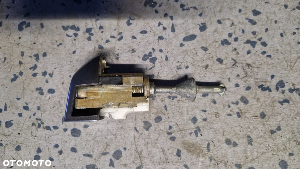 BMW 1 E81 E82 E87 WKŁADKA ZAMKA LEWA +KLUCZYK - 2