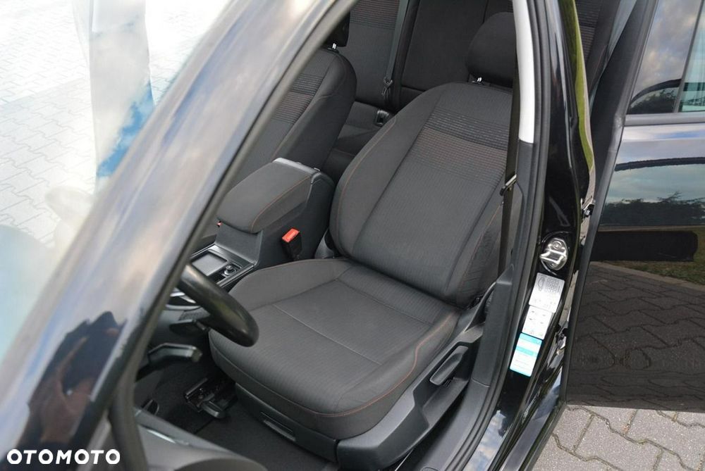 Volkswagen Golf 1.5 TSI ACT DSG Sound - 21