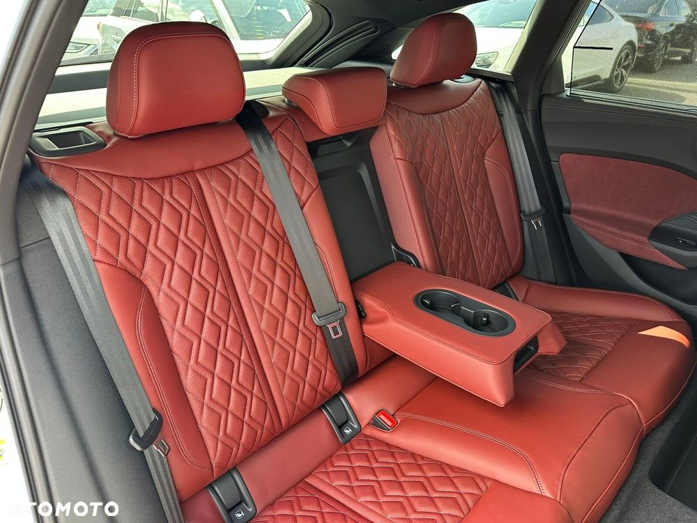 Audi S5 Avant - 25