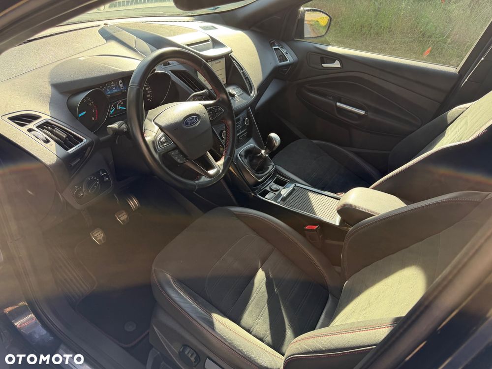 Ford Kuga 1.5 EcoBoost 2x4 ST-Line - 10
