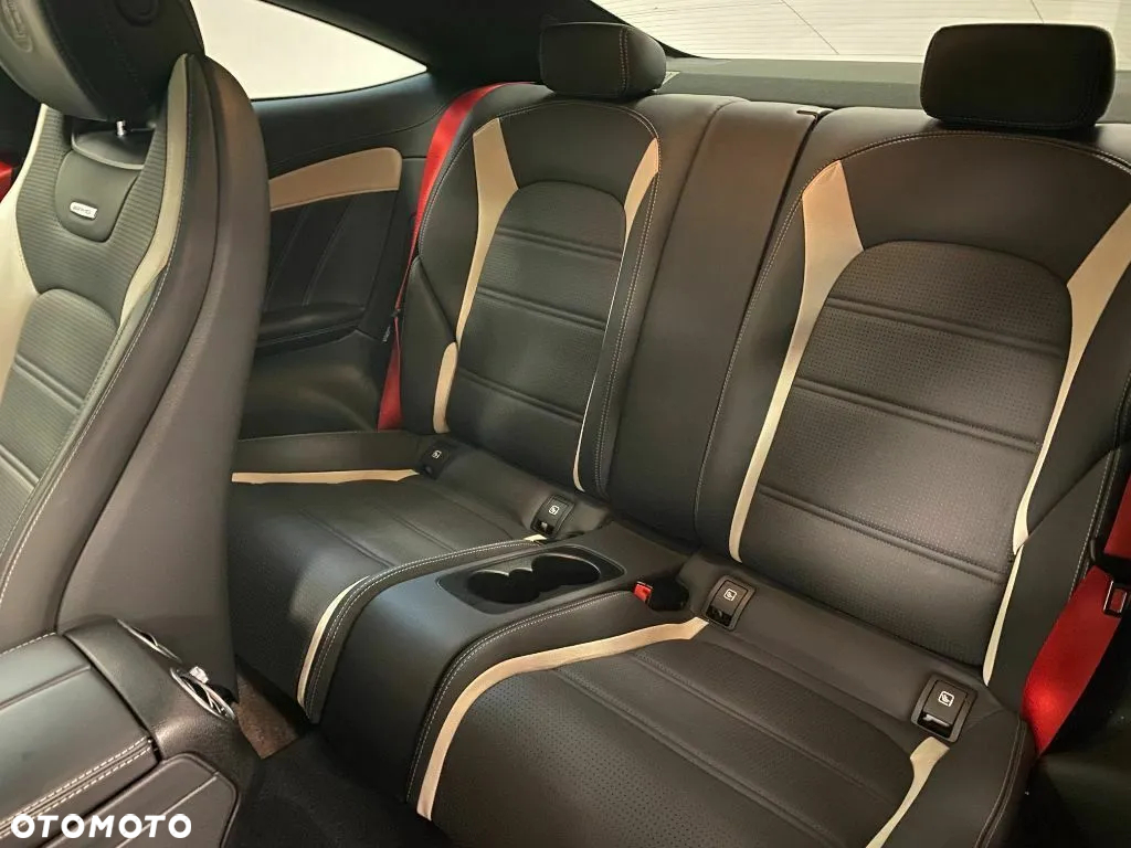 Mercedes-Benz Klasa C AMG 63 Coupe S AMG Speedshift 7G-MCT - 18