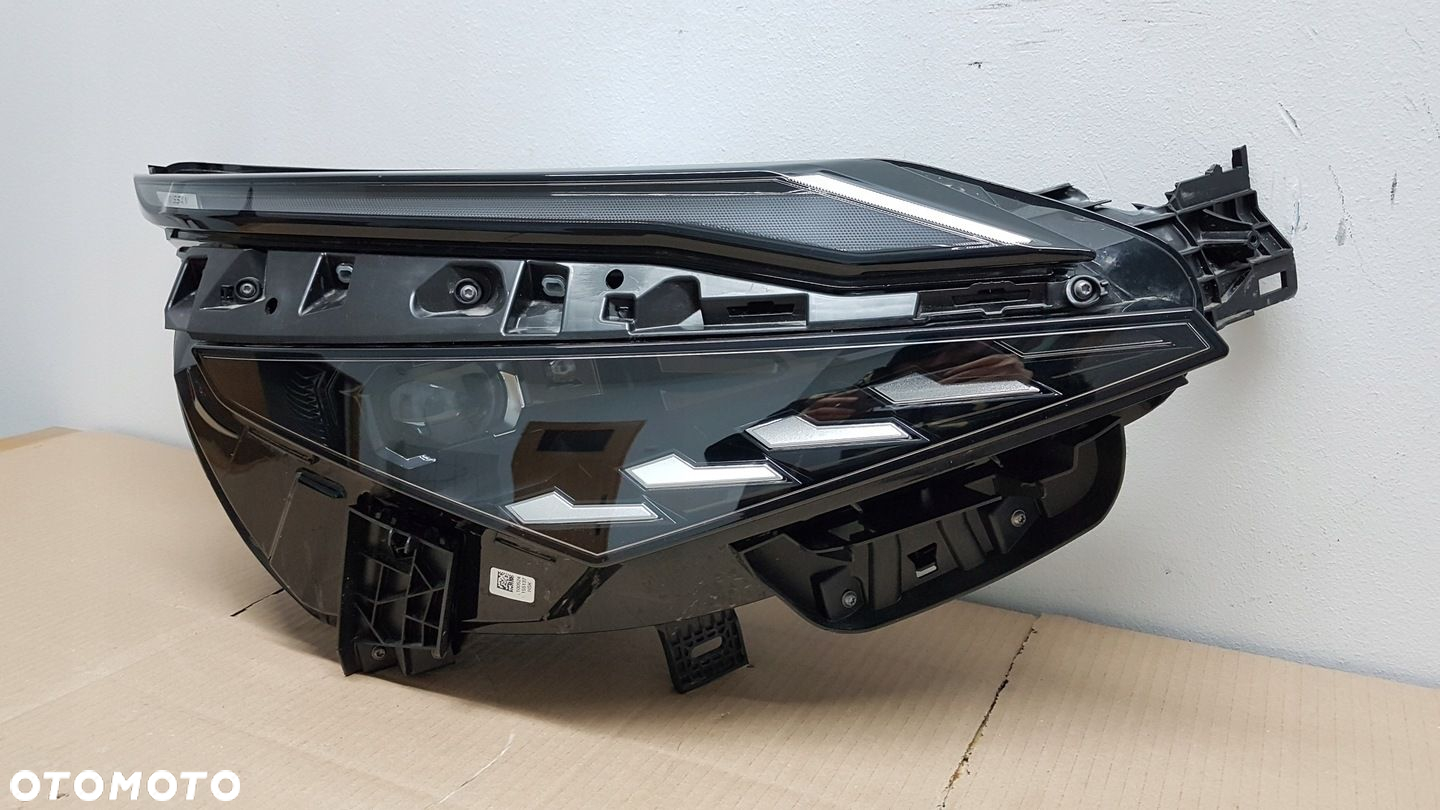 LAMPA PRZÓD PRAWA NISSAN QASHQAI III J12 LIFT FULL LED 24- - 10