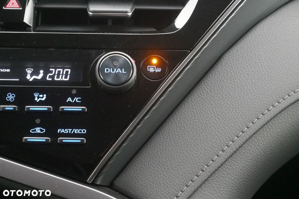 Toyota Camry 2.5 Hybrid Comfort CVT - 19